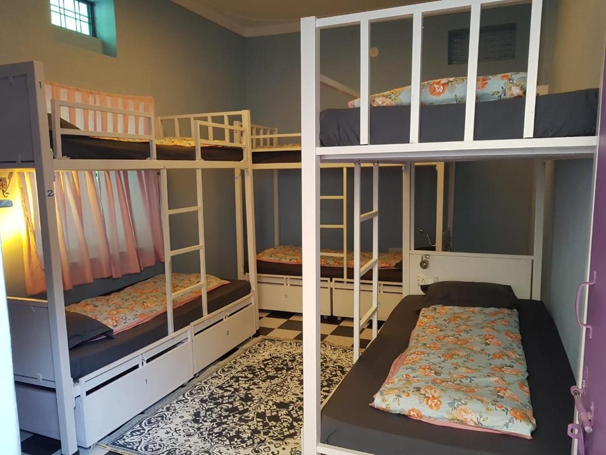 Gypsy Child Lake Hostel Удайпур Екстериор снимка